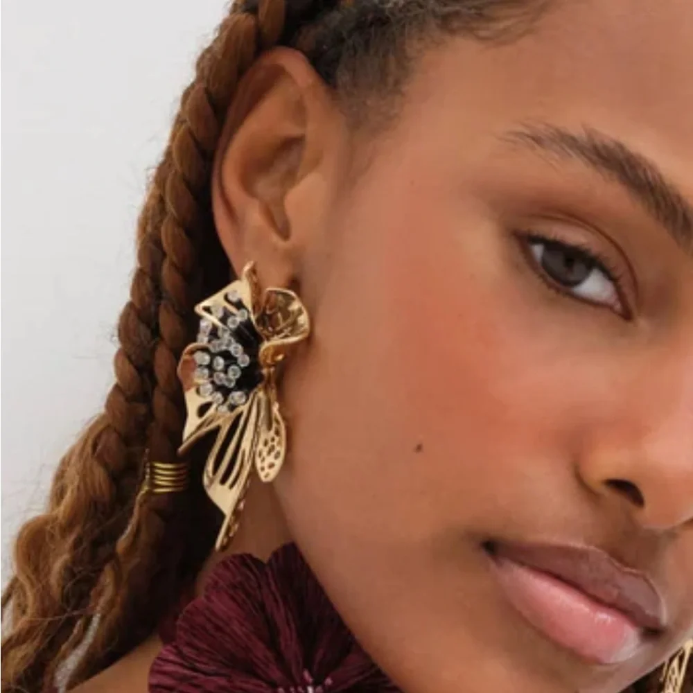 For Love and Lemons Kate Flower Earrings - Picture 2 of 12